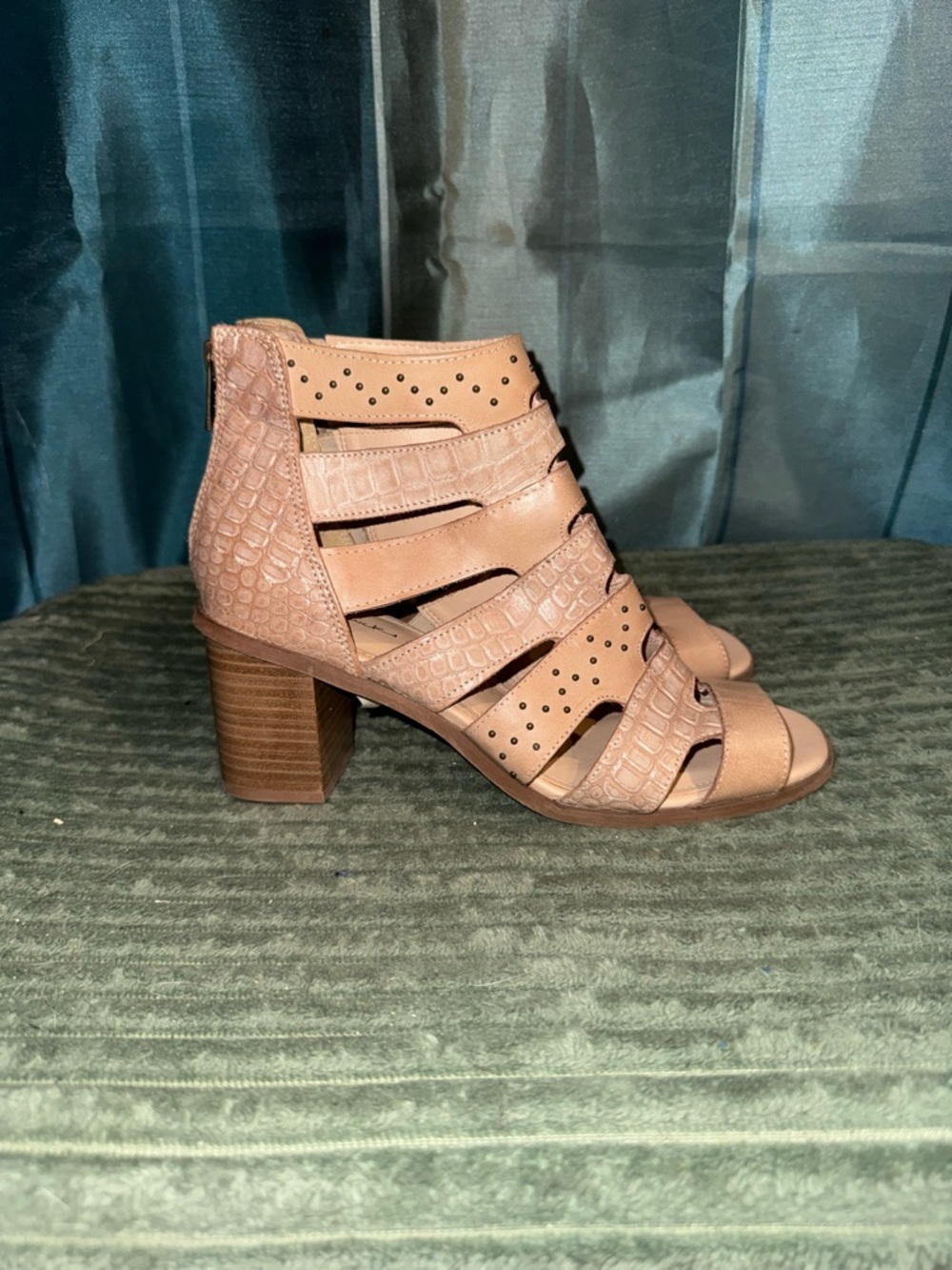 gimmicks by BKE Blush Tan Strappy Block Heel Sandal